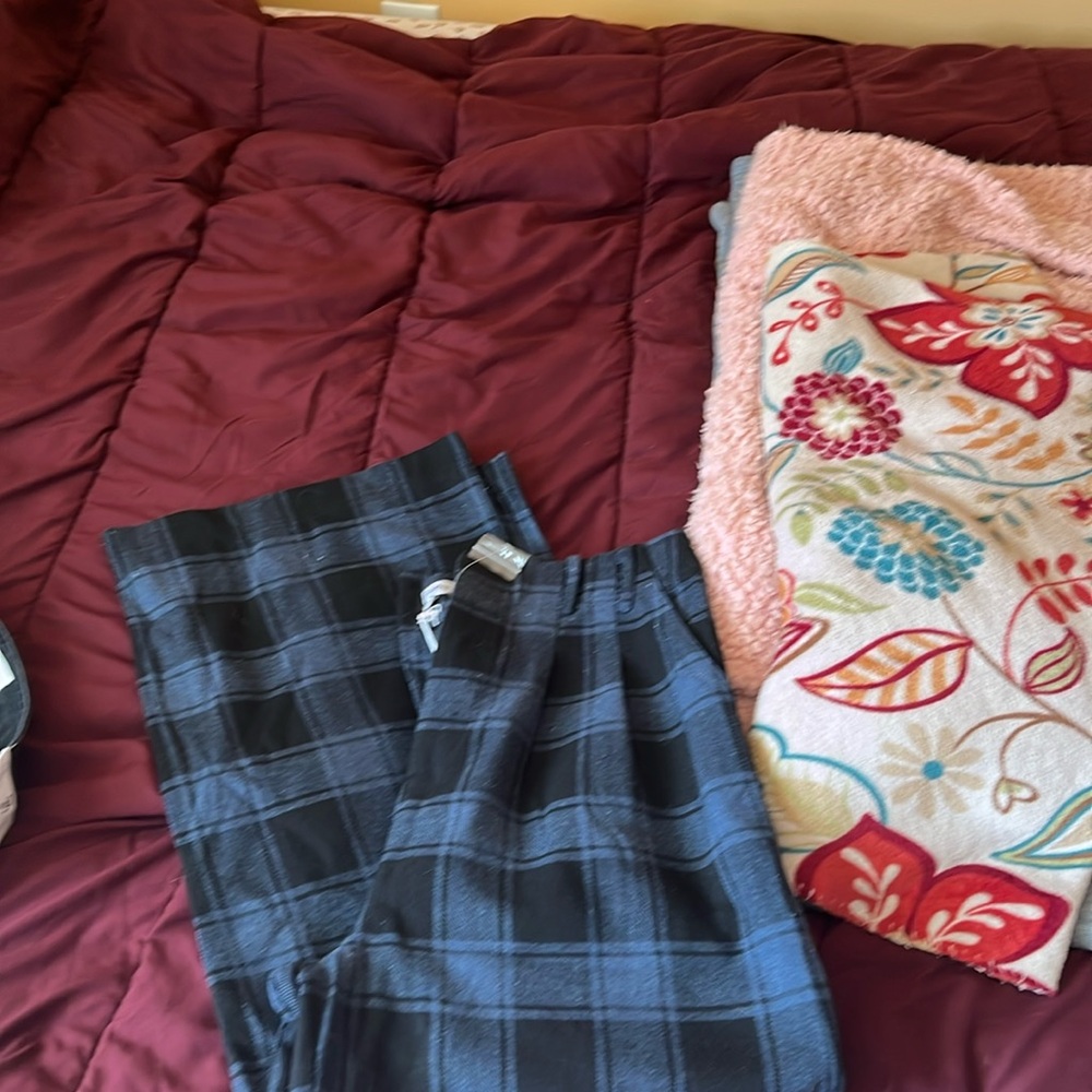 Blue/black plaid trousers